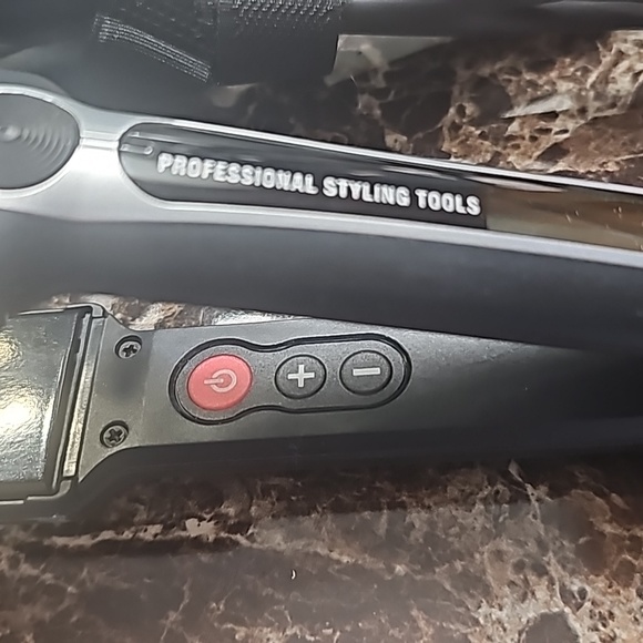 Kenra Professional Flat Iron - Picture 2 of 2